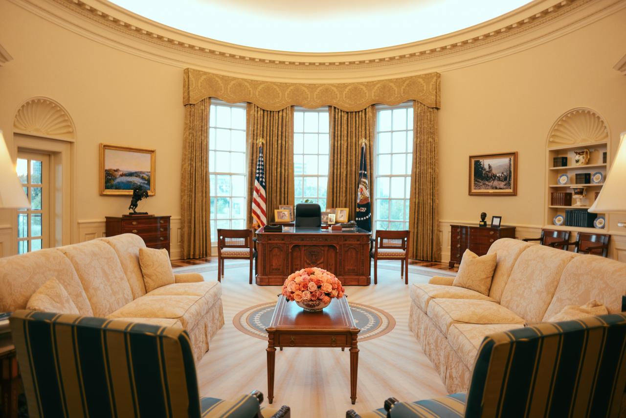 Oval Office replica.