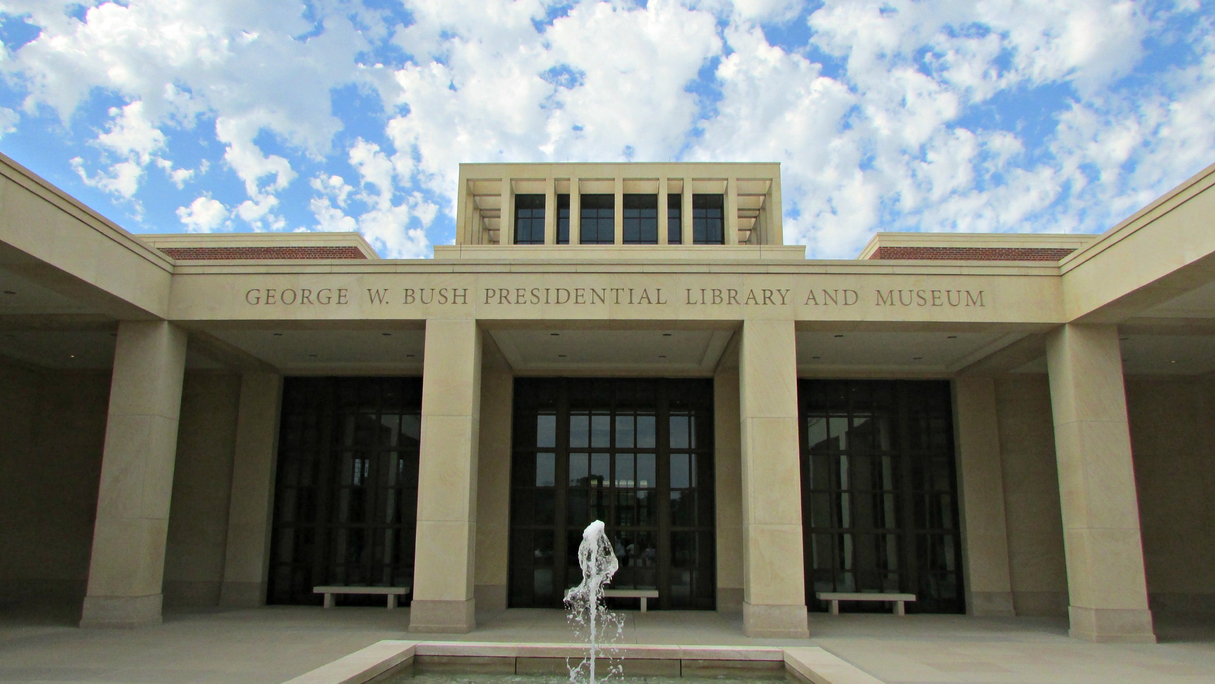 The George W. Bush Presidential Center, which architect Robert A.M. Stern designed in close consultation with President George W. Bush and Mrs. Laura Bush, features an exterior of brick and Texas Cordova Cream limestone.