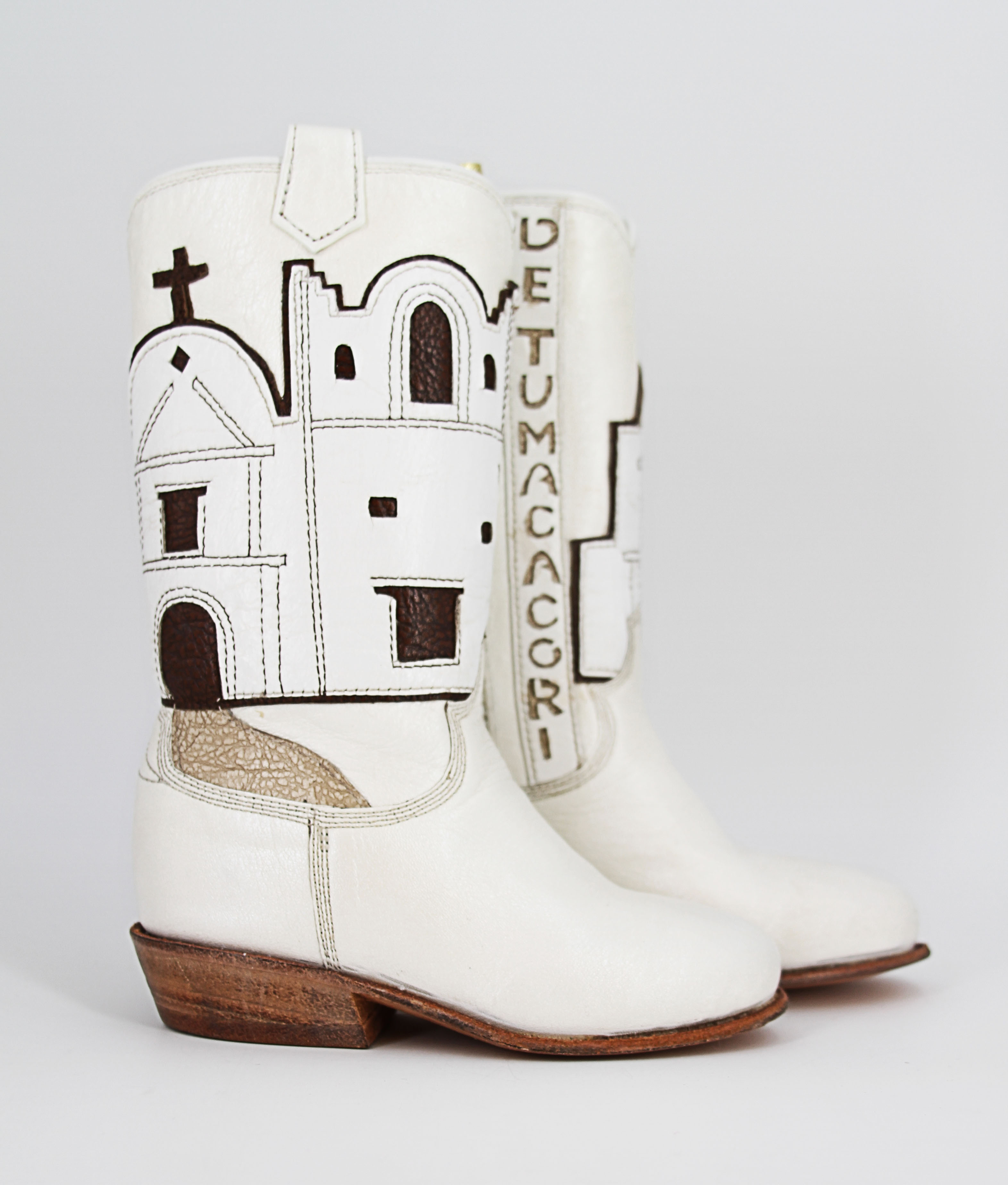 Gold deals bond boots