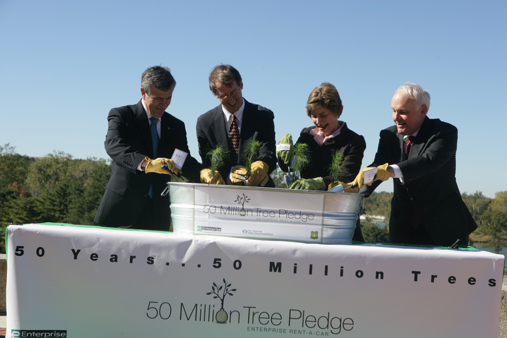 Mrs. Laura Bush Plants White Pine Saplings for the Enterprise 50 Million Tree Pledge in St. Louis, Missouri, October 12, 2006.
