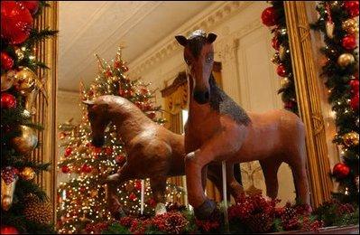 Nelson, replica of George Washington's horse.