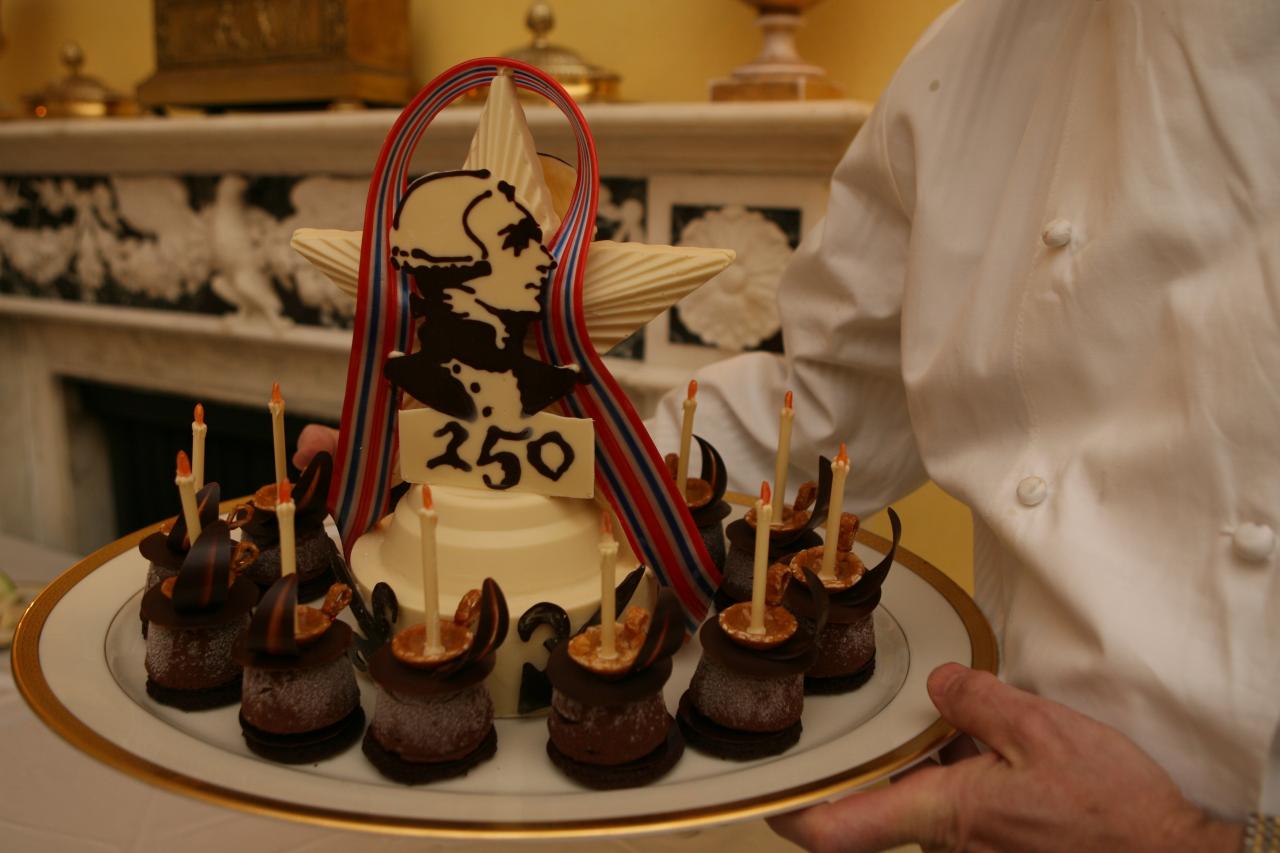 White House desserts for the dinner in honor of French President Nicolas Sarkozy, November 6, 2007.