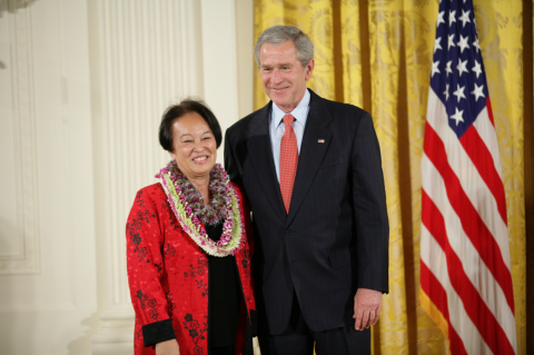 President Bush and  President’s Volunteer Service Award recipient Linda Uehara  