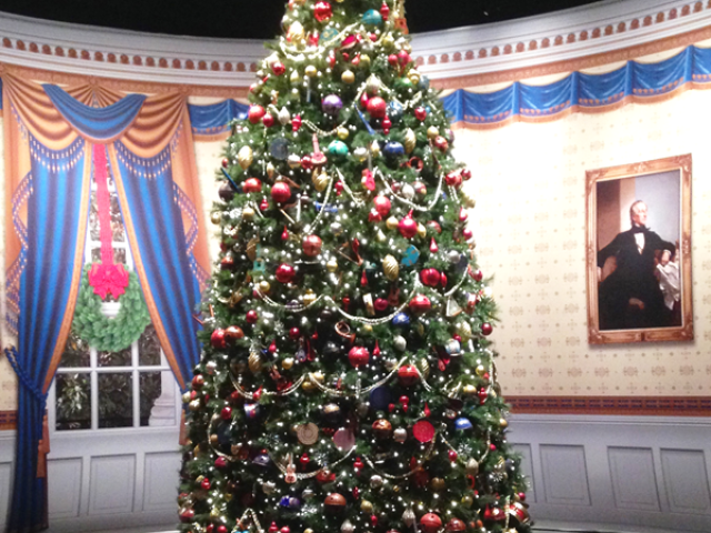 2016 - Blue Room Christmas Tree