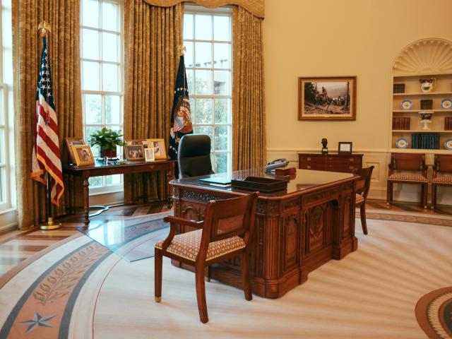 Oval Office replica featuring the Resolute Desk.