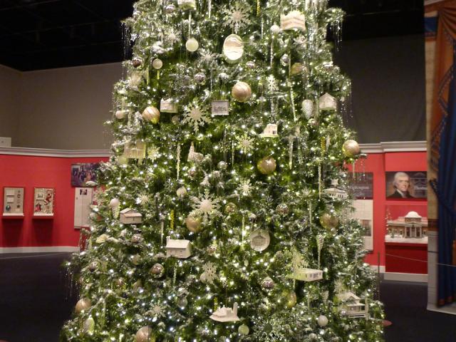Home for the Holidays Christmas Tree