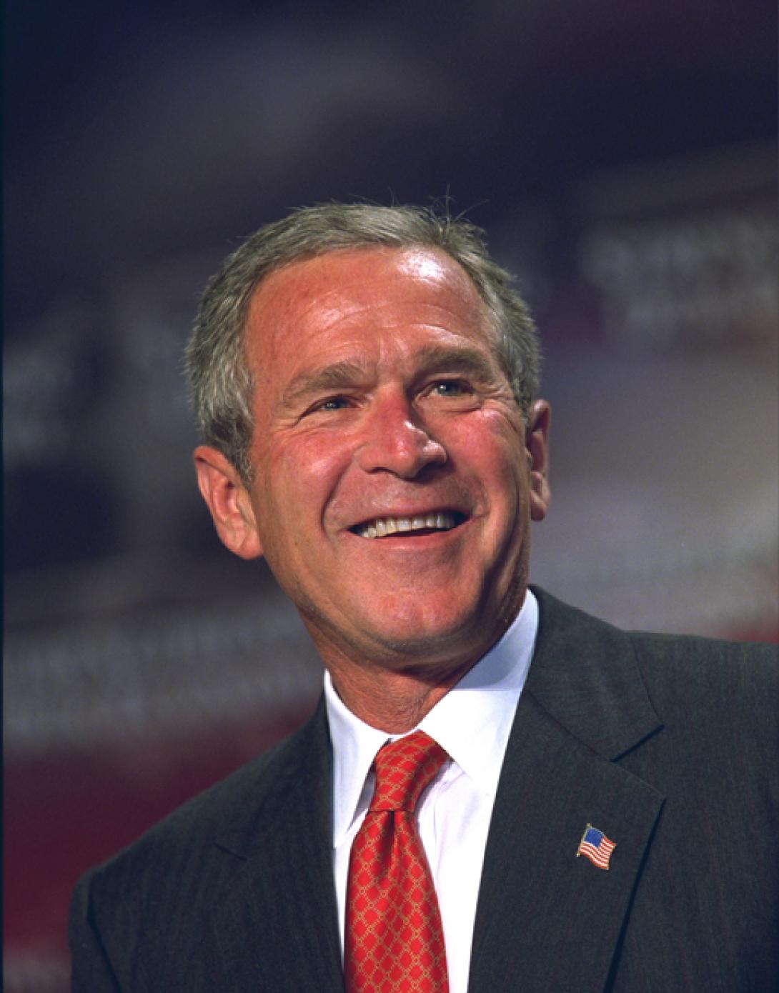 President George W. Bush participates in the Mississippi Welcome at Madison Central High School, August 7, 2002, in Madison, Mississippi. (P20542-08A)
