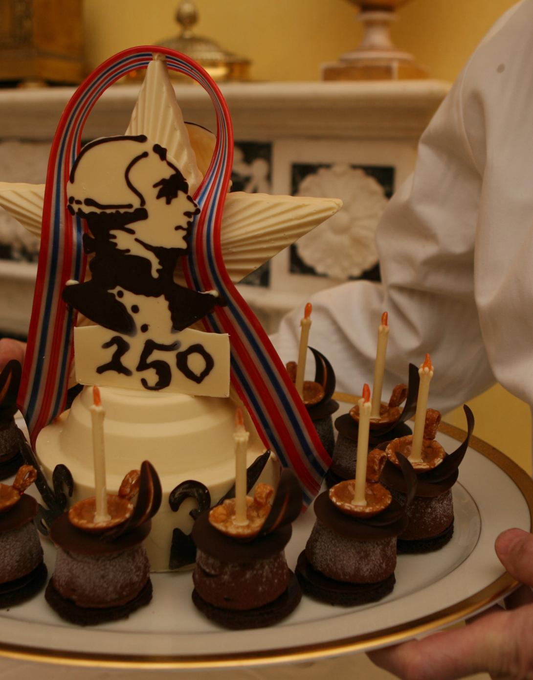 White House desserts for the dinner in honor of French President Nicolas Sarkozy, November 6, 2007.