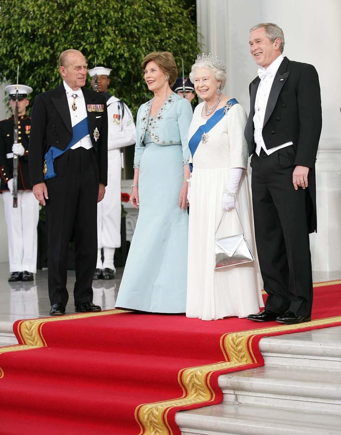 President George W. Bush and Mrs. Laura Bush Welcome Her Majesty Queen Elizabeth II and His Royal Highness The Prince Philip, Duke of Edinburgh to the White House, May 7, 2007.